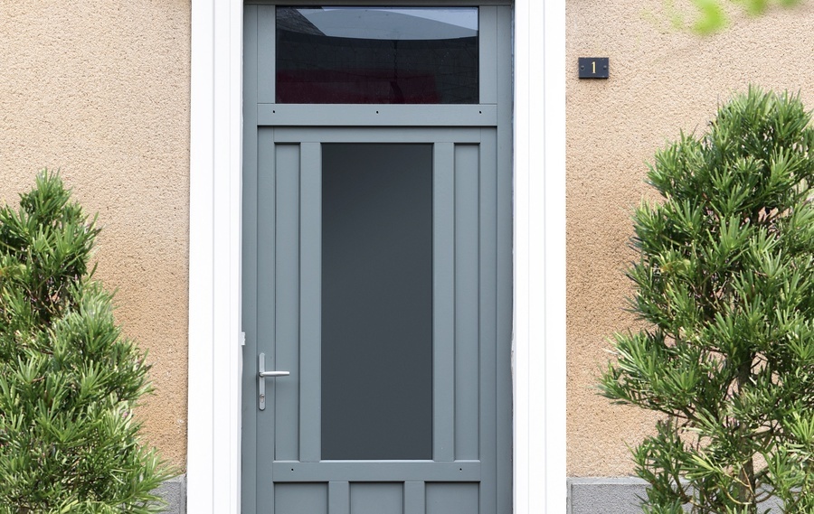 Découvrez toutes nos portes d'entrée en bois à Paris 5