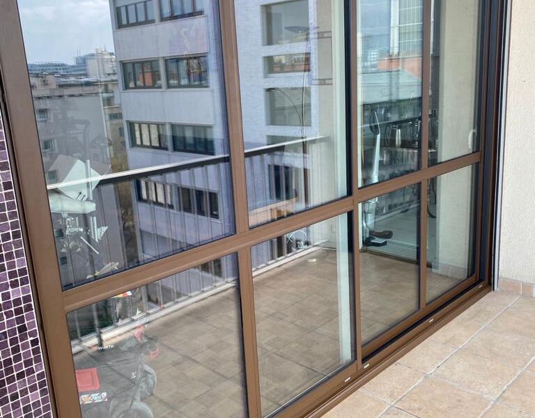 Baie vitrée à Paris : apportez de la lumière naturelle à votre intérieur parisien